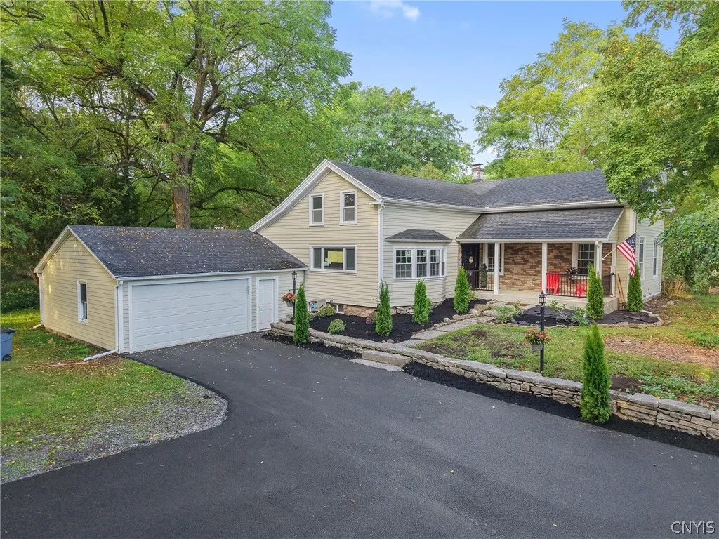 4942 West Seneca, Onondaga, New York 13215, Onondaga, New York 13215, 4 Bedroom Bedrooms, 6 Room Rooms,2 BathroomBathrooms,Residential Lease,For Rent,4942 West Seneca, Onondaga, New York 13215,0,S1724737