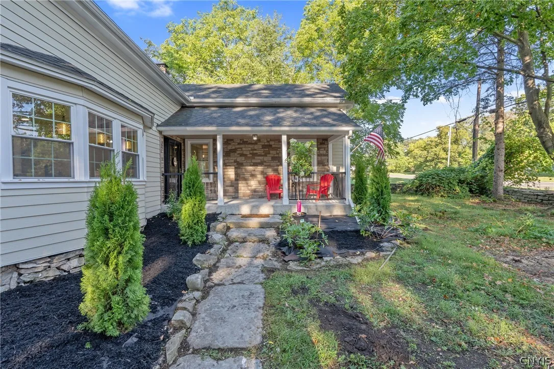 4942 West Seneca, Onondaga, New York 13215, Onondaga, New York 13215, 4 Bedroom Bedrooms, 6 Room Rooms,2 BathroomBathrooms,Residential Lease,For Rent,4942 West Seneca, Onondaga, New York 13215,0,S1724737