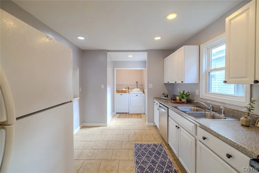 24 Chase Street, Auburn, New York 13021, Auburn, New York 13021, 3 Bedroom Bedrooms, 6 Room Rooms,2 BathroomBathrooms,Residential,For Sale,24 Chase Street, Auburn, New York 13021,0,S1724645