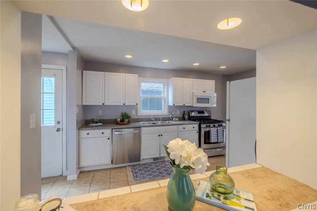 24 Chase Street, Auburn, New York 13021, Auburn, New York 13021, 3 Bedroom Bedrooms, 6 Room Rooms,2 BathroomBathrooms,Residential,For Sale,24 Chase Street, Auburn, New York 13021,0,S1724645