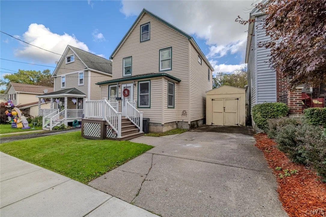 24 Chase Street, Auburn, New York 13021, Auburn, New York 13021, 3 Bedroom Bedrooms, 6 Room Rooms,2 BathroomBathrooms,Residential,For Sale,24 Chase Street, Auburn, New York 13021,0,S1724645