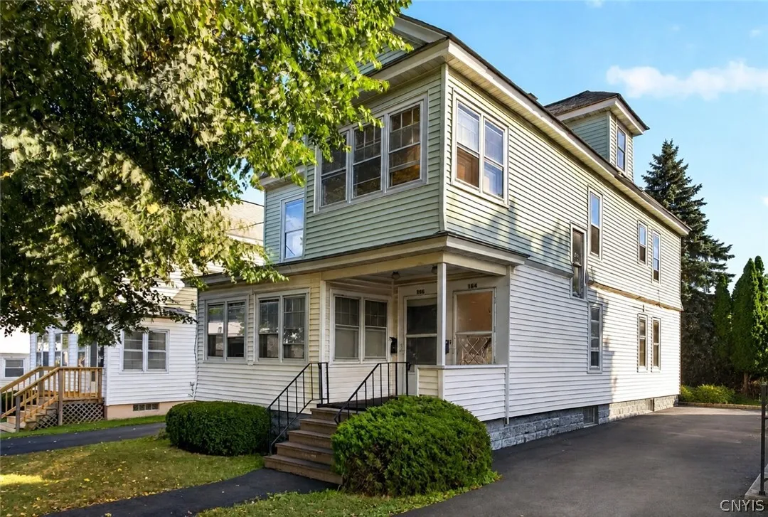 164-66 Loma Avenue, Syracuse, New York 13208, Syracuse, New York 13208, 4 Bedroom Bedrooms, ,2 BathroomBathrooms,Residential,For Sale,164-66 Loma Avenue, Syracuse, New York 13208,0,S1724745