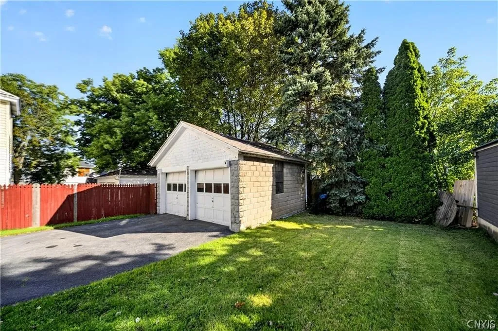 164-66 Loma Avenue, Syracuse, New York 13208, Syracuse, New York 13208, 4 Bedroom Bedrooms, ,2 BathroomBathrooms,Residential,For Sale,164-66 Loma Avenue, Syracuse, New York 13208,0,S1724745