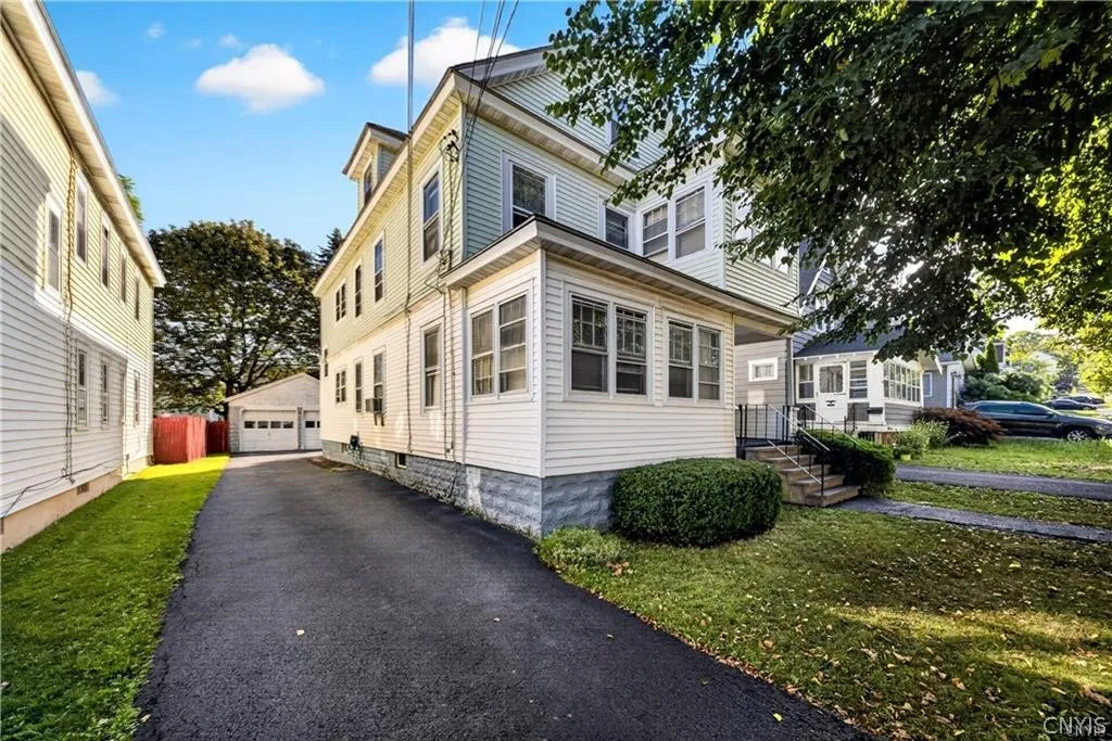 164-66 Loma Avenue, Syracuse, New York 13208, Syracuse, New York 13208, 4 Bedroom Bedrooms, ,2 BathroomBathrooms,Residential,For Sale,164-66 Loma Avenue, Syracuse, New York 13208,0,S1724745
