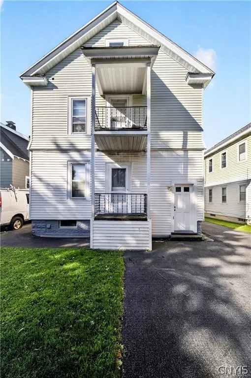 164-66 Loma Avenue, Syracuse, New York 13208, Syracuse, New York 13208, 4 Bedroom Bedrooms, ,2 BathroomBathrooms,Residential,For Sale,164-66 Loma Avenue, Syracuse, New York 13208,0,S1724745