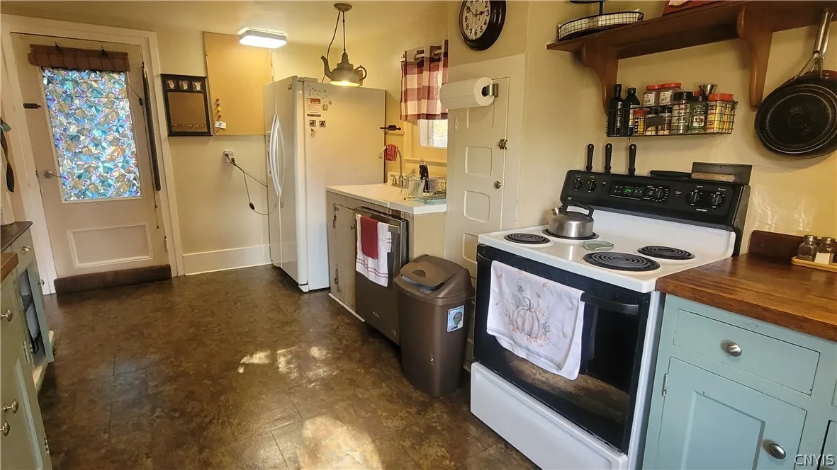 722 Fulton Street, Wilna, New York 13619, Wilna, New York 13619, 3 Bedroom Bedrooms, 11 Room Rooms,1 BathroomBathrooms,Residential,For Sale,722 Fulton Street, Wilna, New York 13619,0,S1724734
