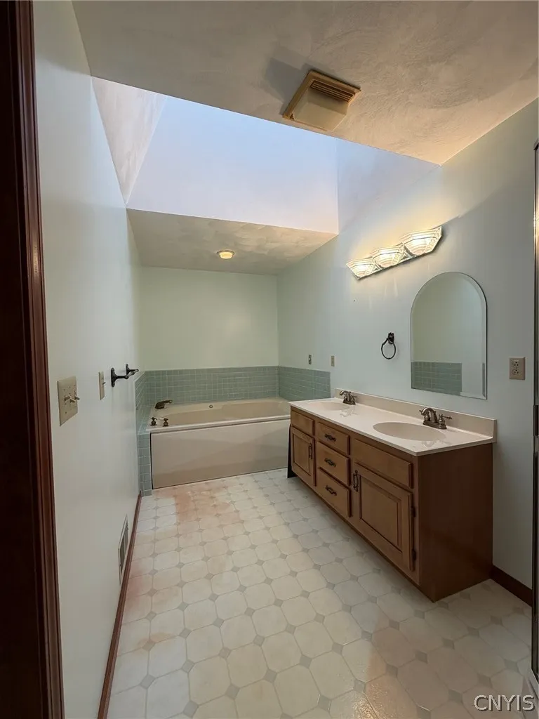 25 Slaytonbush Road, Whitestown, New York 13492, Whitestown, New York 13492, 4 Bedroom Bedrooms, 8 Room Rooms,4 BathroomBathrooms,Residential,For Sale,25 Slaytonbush Road, Whitestown, New York 13492,0,S1724824