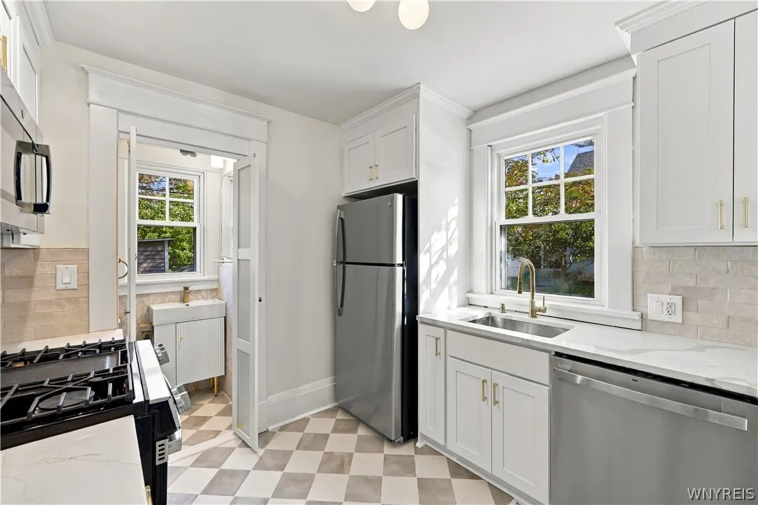 107 Montrose Avenue, Buffalo, New York 14214, Buffalo, New York 14214, 3 Bedroom Bedrooms, 6 Room Rooms,2 BathroomBathrooms,Residential,For Sale,107 Montrose Avenue, Buffalo, New York 14214,0,B1724394