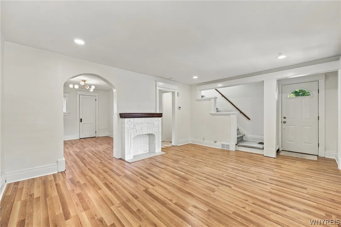 107 Montrose Avenue, Buffalo, New York 14214, Buffalo, New York 14214, 3 Bedroom Bedrooms, 6 Room Rooms,2 BathroomBathrooms,Residential,For Sale,107 Montrose Avenue, Buffalo, New York 14214,0,B1724394