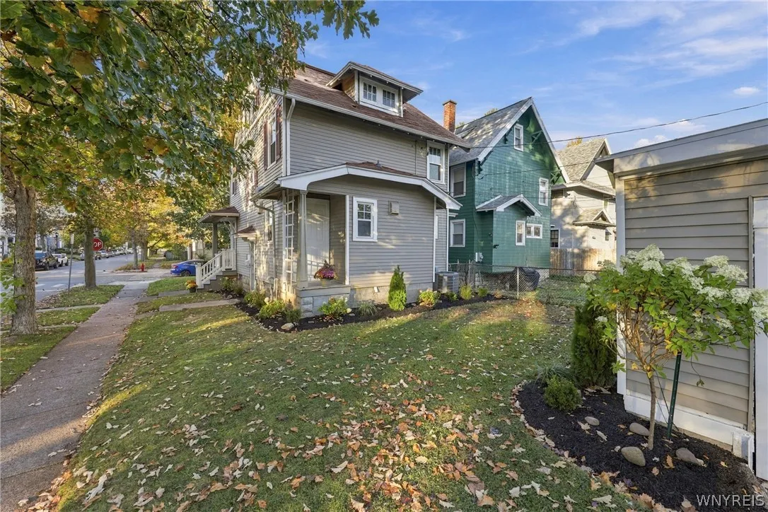 107 Montrose Avenue, Buffalo, New York 14214, Buffalo, New York 14214, 3 Bedroom Bedrooms, 6 Room Rooms,2 BathroomBathrooms,Residential,For Sale,107 Montrose Avenue, Buffalo, New York 14214,0,B1724394