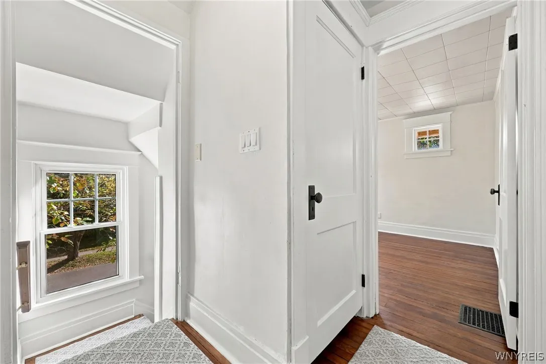 107 Montrose Avenue, Buffalo, New York 14214, Buffalo, New York 14214, 3 Bedroom Bedrooms, 6 Room Rooms,2 BathroomBathrooms,Residential,For Sale,107 Montrose Avenue, Buffalo, New York 14214,0,B1724394