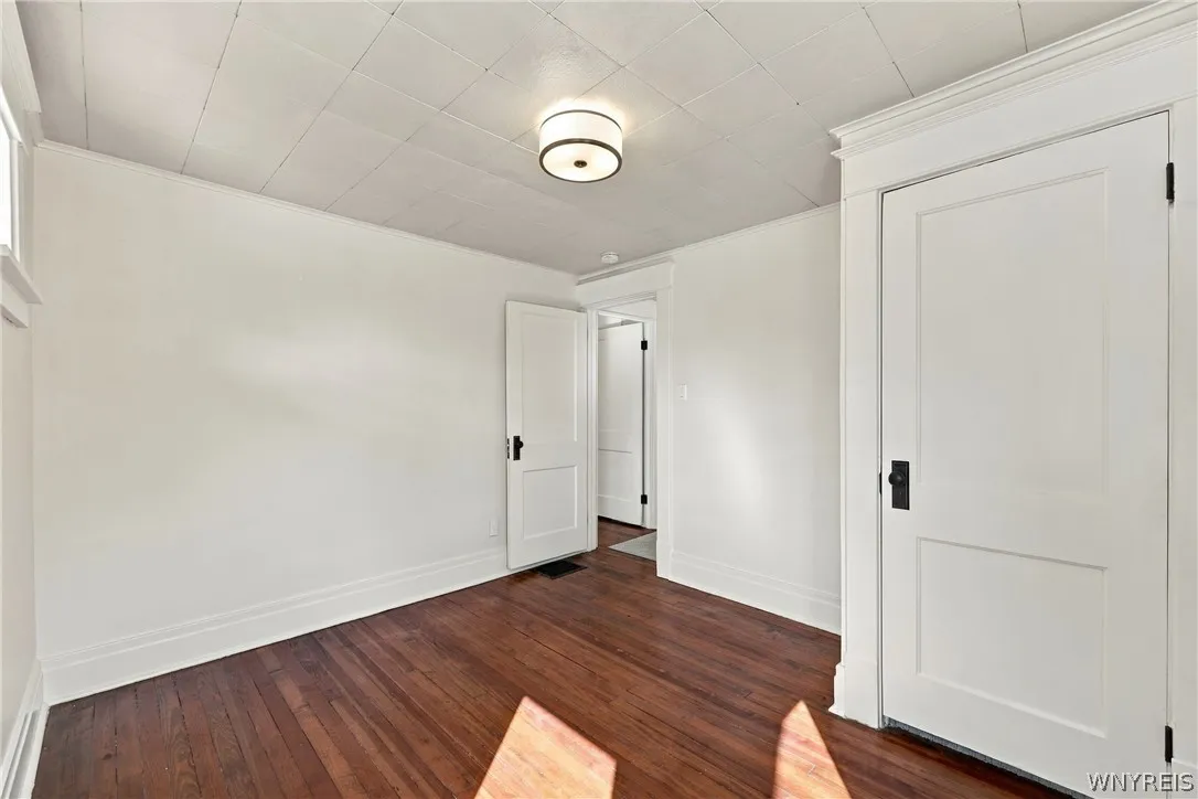 107 Montrose Avenue, Buffalo, New York 14214, Buffalo, New York 14214, 3 Bedroom Bedrooms, 6 Room Rooms,2 BathroomBathrooms,Residential,For Sale,107 Montrose Avenue, Buffalo, New York 14214,0,B1724394