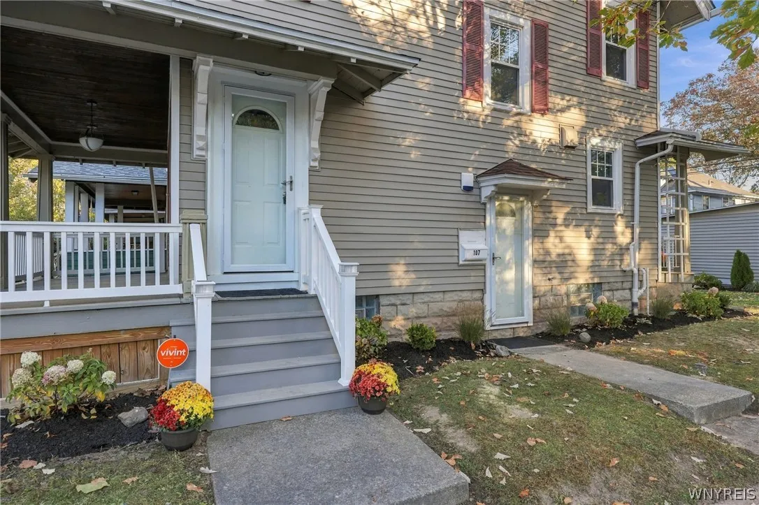 107 Montrose Avenue, Buffalo, New York 14214, Buffalo, New York 14214, 3 Bedroom Bedrooms, 6 Room Rooms,2 BathroomBathrooms,Residential,For Sale,107 Montrose Avenue, Buffalo, New York 14214,0,B1724394