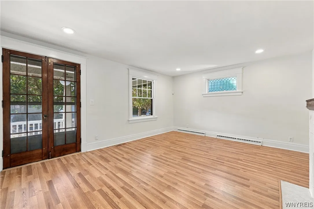107 Montrose Avenue, Buffalo, New York 14214, Buffalo, New York 14214, 3 Bedroom Bedrooms, 6 Room Rooms,2 BathroomBathrooms,Residential,For Sale,107 Montrose Avenue, Buffalo, New York 14214,0,B1724394