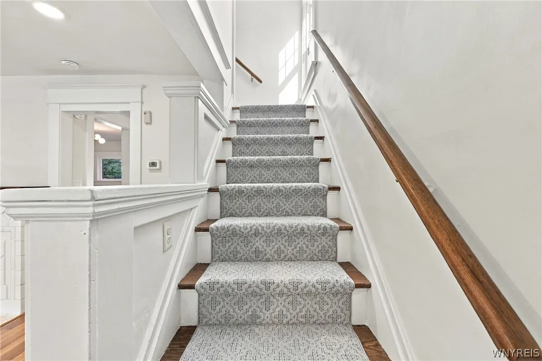 107 Montrose Avenue, Buffalo, New York 14214, Buffalo, New York 14214, 3 Bedroom Bedrooms, 6 Room Rooms,2 BathroomBathrooms,Residential,For Sale,107 Montrose Avenue, Buffalo, New York 14214,0,B1724394