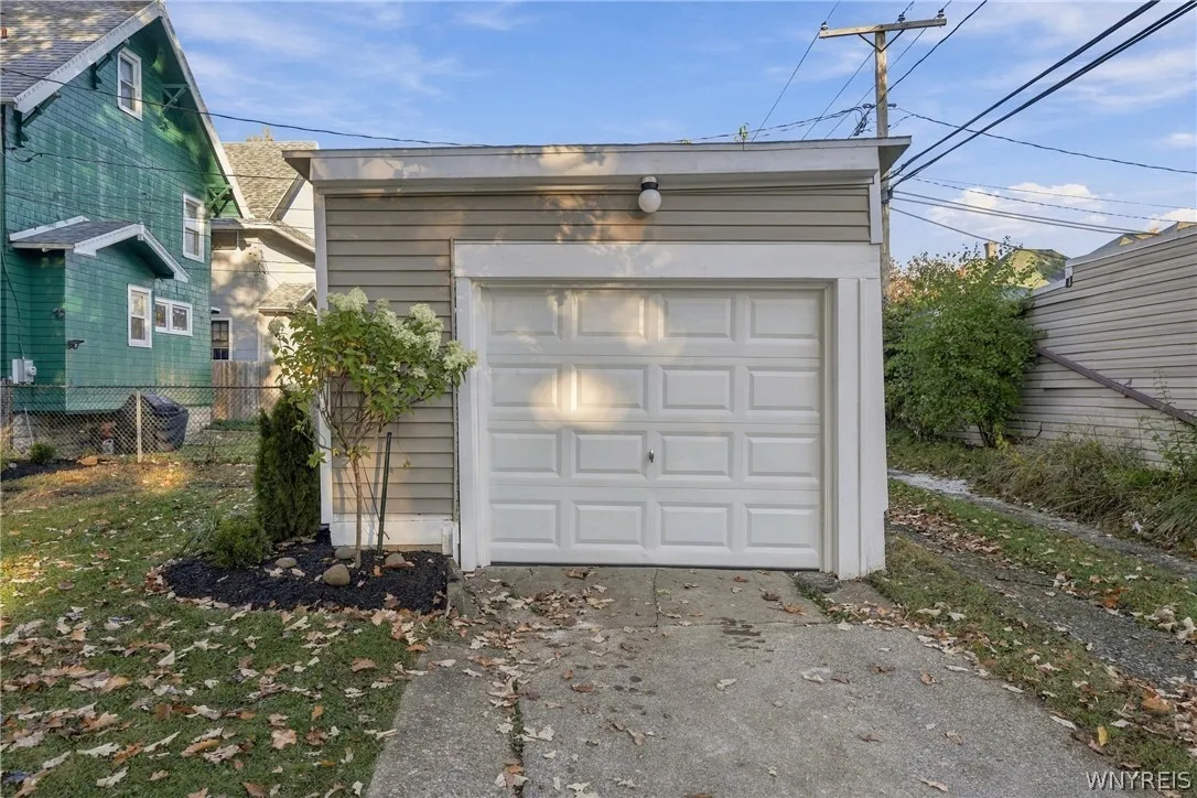 107 Montrose Avenue, Buffalo, New York 14214, Buffalo, New York 14214, 3 Bedroom Bedrooms, 6 Room Rooms,2 BathroomBathrooms,Residential,For Sale,107 Montrose Avenue, Buffalo, New York 14214,0,B1724394