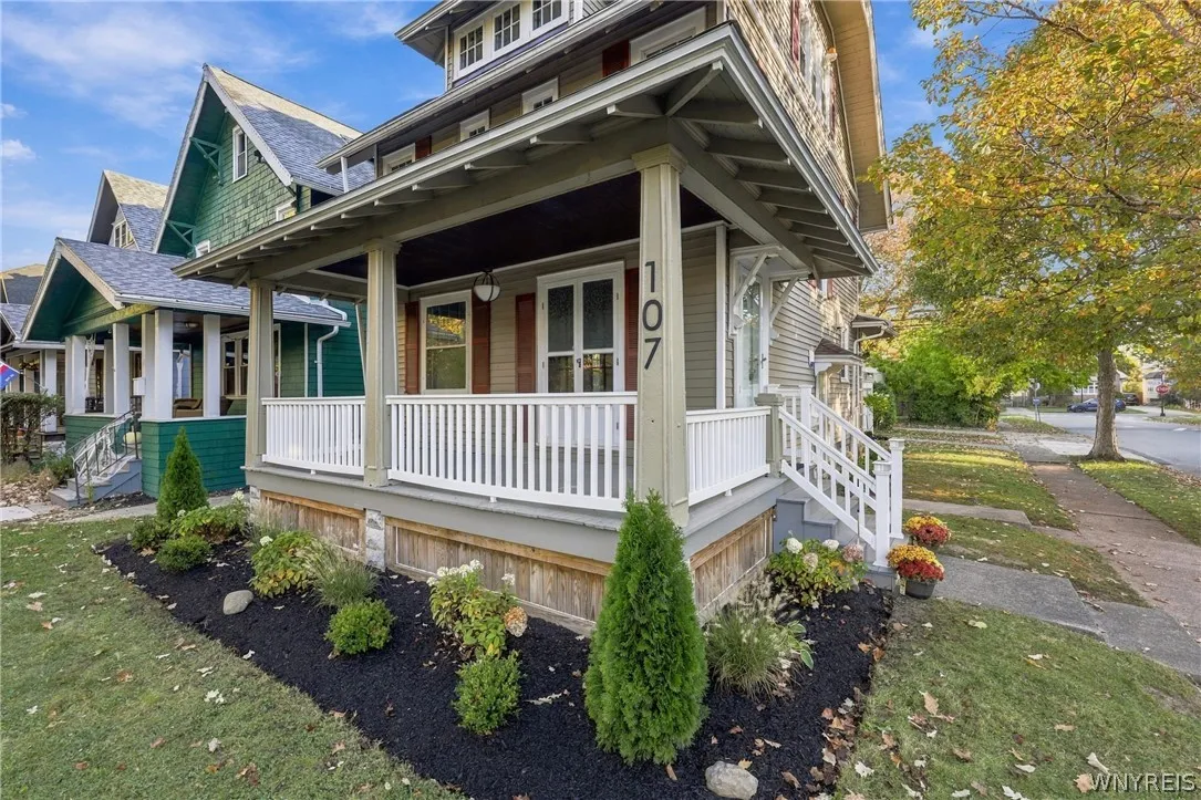 107 Montrose Avenue, Buffalo, New York 14214, Buffalo, New York 14214, 3 Bedroom Bedrooms, 6 Room Rooms,2 BathroomBathrooms,Residential,For Sale,107 Montrose Avenue, Buffalo, New York 14214,0,B1724394