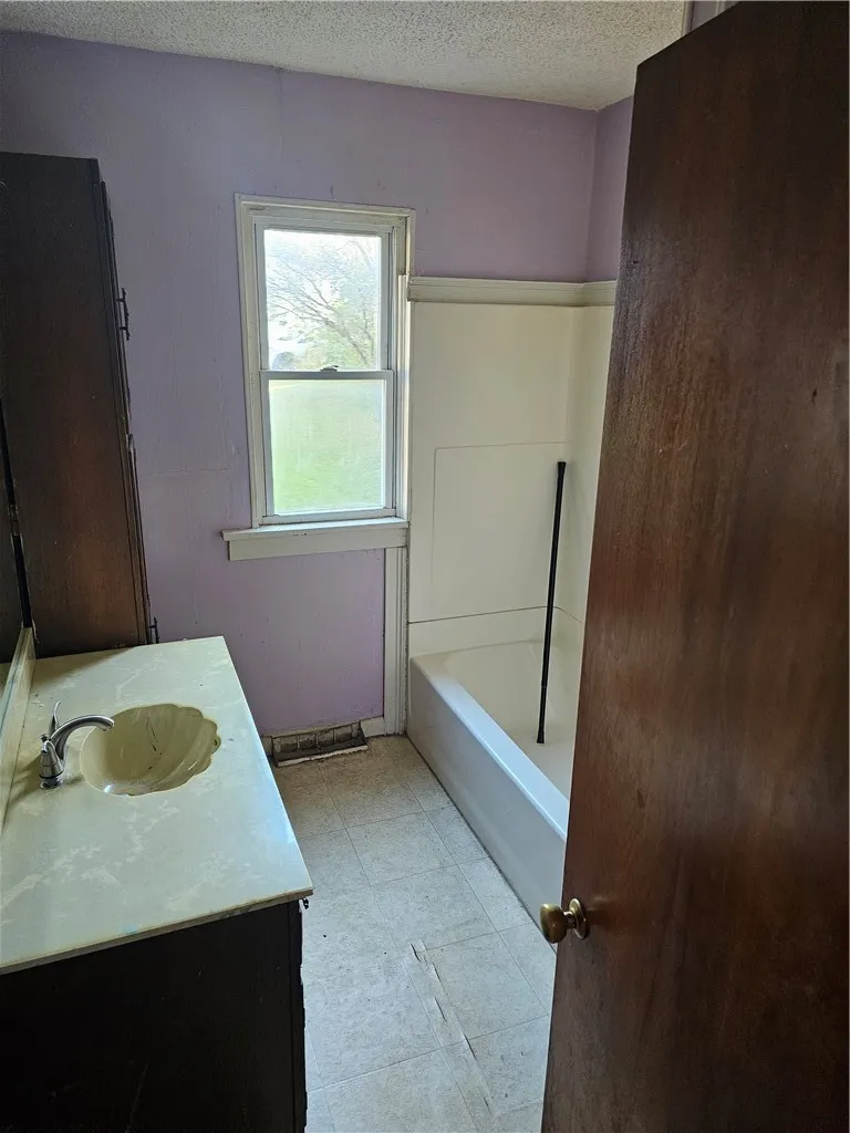 Lower unit