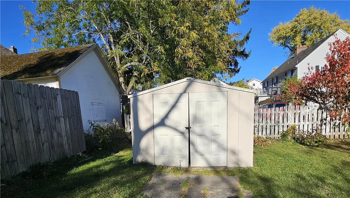 17 Washington Avenue, Batavia City, New York 14020, Batavia City, New York 14020, 4 Bedroom Bedrooms, 10 Room Rooms,2 BathroomBathrooms,Residential,For Sale,17 Washington Avenue, Batavia City, New York 14020,0,R1724896
