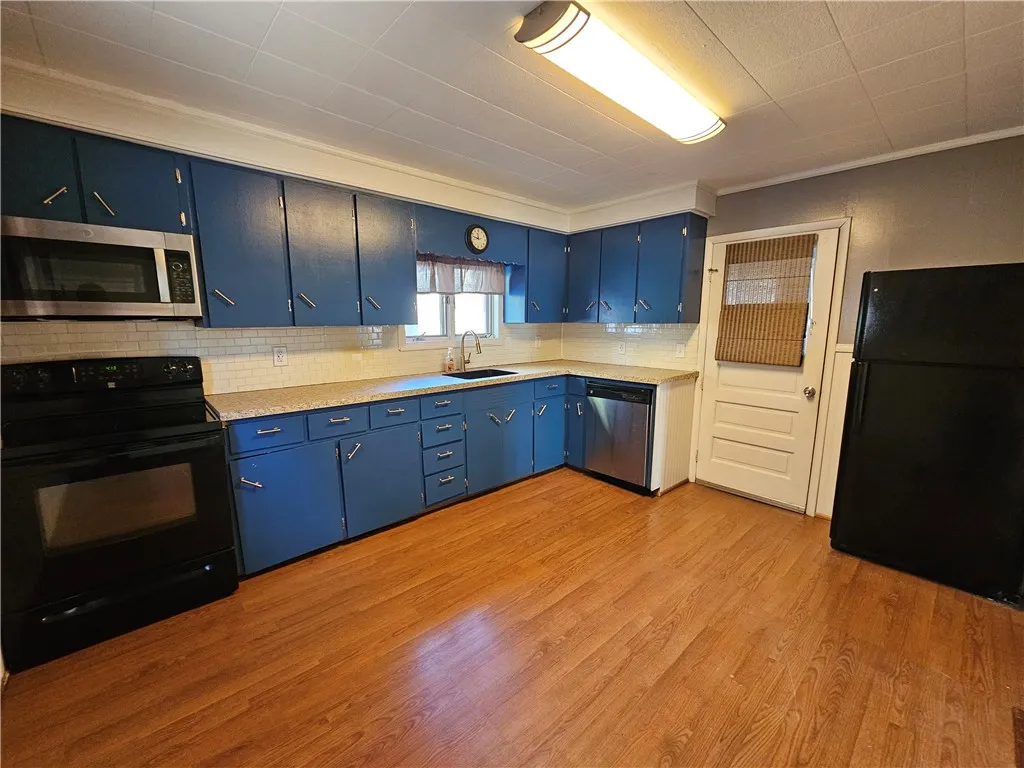 17 Washington Avenue, Batavia City, New York 14020, Batavia City, New York 14020, 4 Bedroom Bedrooms, 10 Room Rooms,2 BathroomBathrooms,Residential,For Sale,17 Washington Avenue, Batavia City, New York 14020,0,R1724896
