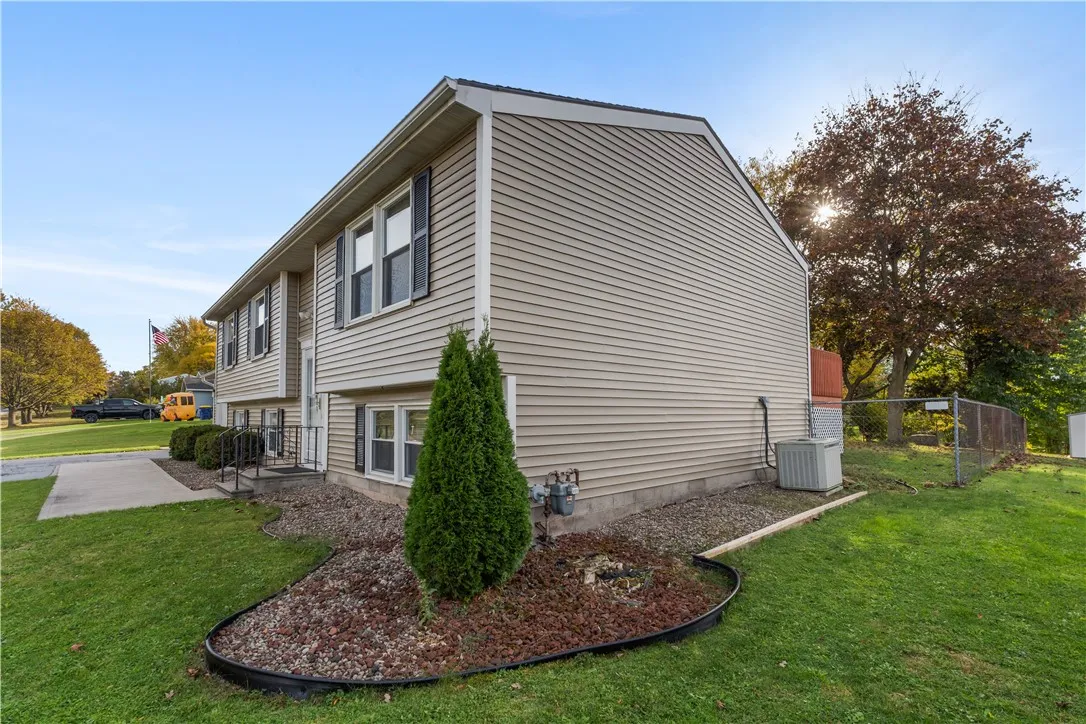 170 Brandy Wine Terrace South, Henrietta, New York, Henrietta, New York 14623, 4 Bedroom Bedrooms, 8 Room Rooms,2 BathroomBathrooms,Residential,For Sale,170 Brandy Wine Terrace South, Henrietta, New York,0,R1724127