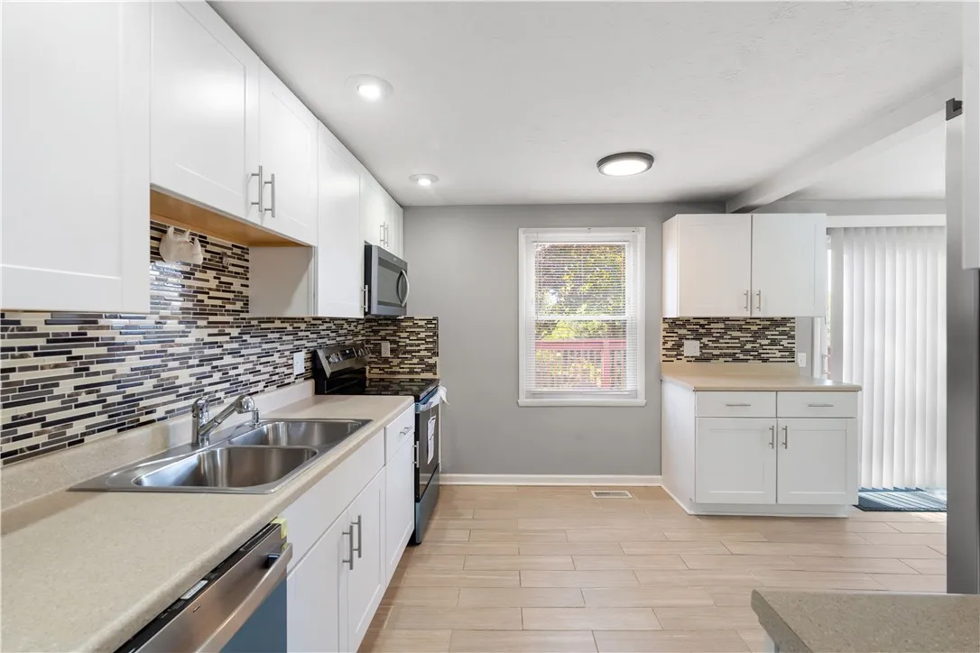 170 Brandy Wine Terrace South, Henrietta, New York, Henrietta, New York 14623, 4 Bedroom Bedrooms, 8 Room Rooms,2 BathroomBathrooms,Residential,For Sale,170 Brandy Wine Terrace South, Henrietta, New York,0,R1724127