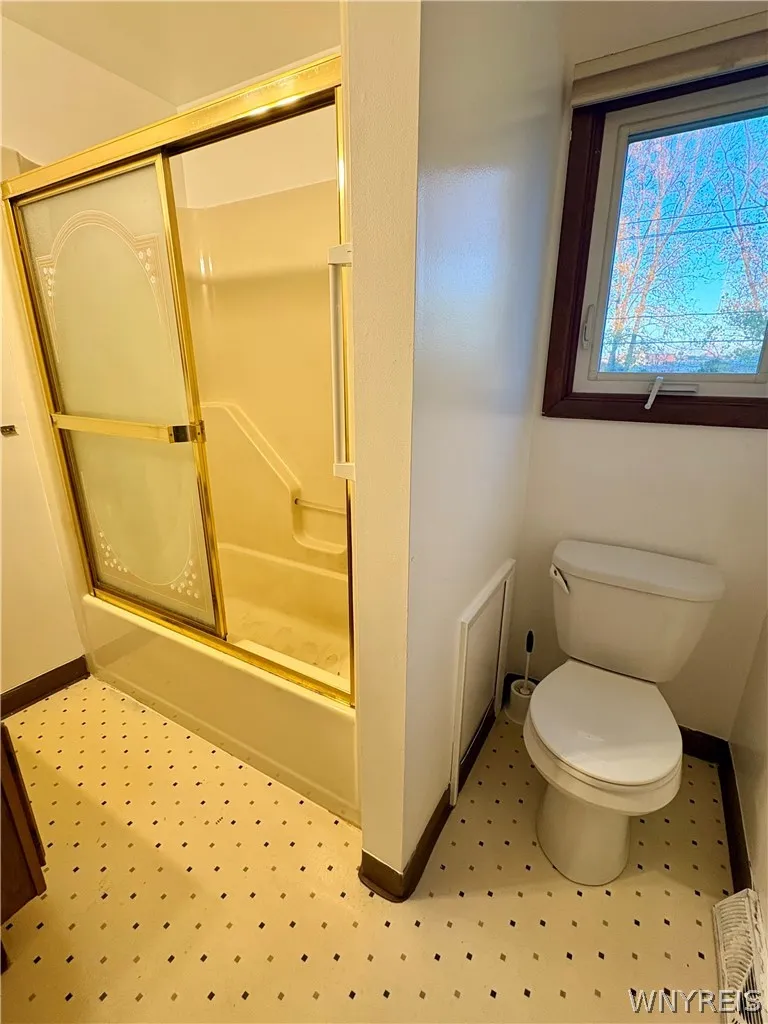138 Rebecca Park, Buffalo, New York 14207, Buffalo, New York 14207, 3 Bedroom Bedrooms, 5 Room Rooms,1 BathroomBathrooms,Residential,For Sale,138 Rebecca Park, Buffalo, New York 14207,0,B1724588