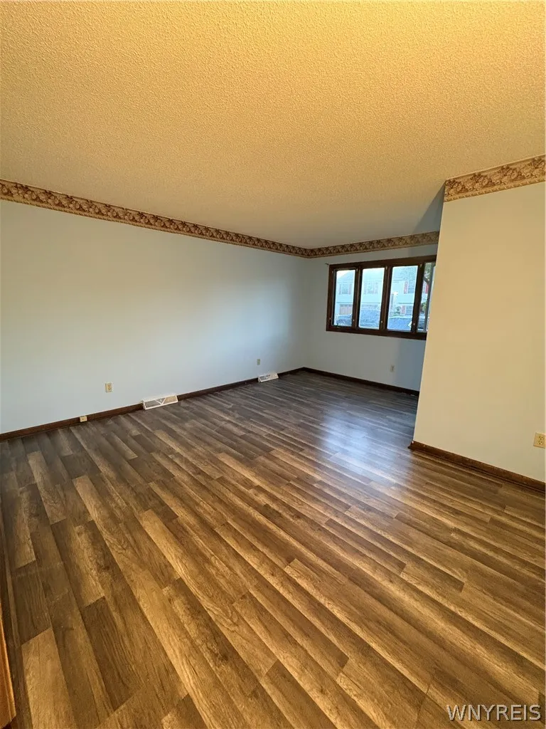 138 Rebecca Park, Buffalo, New York 14207, Buffalo, New York 14207, 3 Bedroom Bedrooms, 5 Room Rooms,1 BathroomBathrooms,Residential,For Sale,138 Rebecca Park, Buffalo, New York 14207,0,B1724588