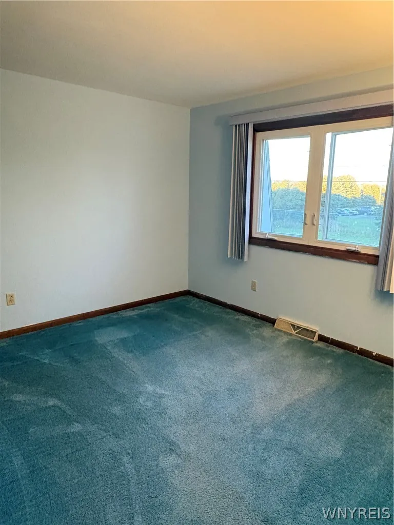 138 Rebecca Park, Buffalo, New York 14207, Buffalo, New York 14207, 3 Bedroom Bedrooms, 5 Room Rooms,1 BathroomBathrooms,Residential,For Sale,138 Rebecca Park, Buffalo, New York 14207,0,B1724588