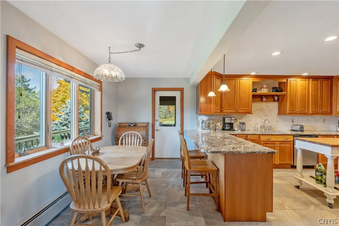 3183 Windy Hill Lane, Manlius, New York 13104, Manlius, New York 13104, 3 Bedroom Bedrooms, 7 Room Rooms,3 BathroomBathrooms,Residential,For Sale,3183 Windy Hill Lane, Manlius, New York 13104,0,S1723702