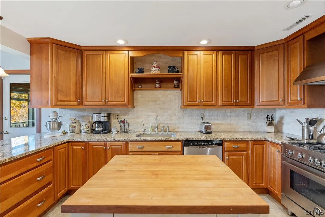 3183 Windy Hill Lane, Manlius, New York 13104, Manlius, New York 13104, 3 Bedroom Bedrooms, 7 Room Rooms,3 BathroomBathrooms,Residential,For Sale,3183 Windy Hill Lane, Manlius, New York 13104,0,S1723702