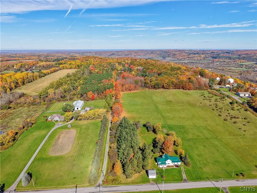 3183 Windy Hill Lane, Manlius, New York 13104, Manlius, New York 13104, 3 Bedroom Bedrooms, 7 Room Rooms,3 BathroomBathrooms,Residential,For Sale,3183 Windy Hill Lane, Manlius, New York 13104,0,S1723702
