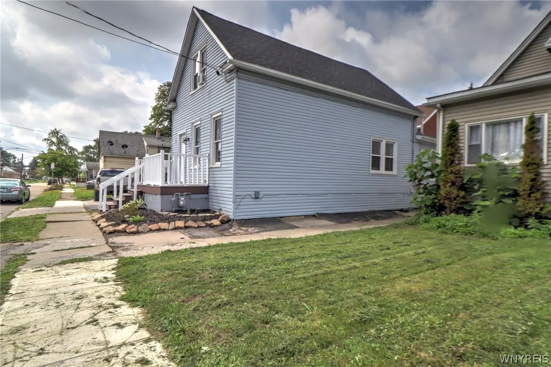 31 Alpine Place, Cheektowaga, New York 14225, Cheektowaga, New York 14225, 2 Bedroom Bedrooms, 6 Room Rooms,1 BathroomBathrooms,Residential,For Sale,31 Alpine Place, Cheektowaga, New York 14225,0,B1724915