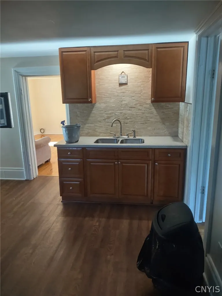 1025 Milton Avenue 2, Syracuse, New York 13204, Syracuse, New York 13204, 3 Bedroom Bedrooms, 8 Room Rooms,1 BathroomBathrooms,Residential Lease,For Rent,1025 Milton Avenue 2, Syracuse, New York 13204,0,S1724509