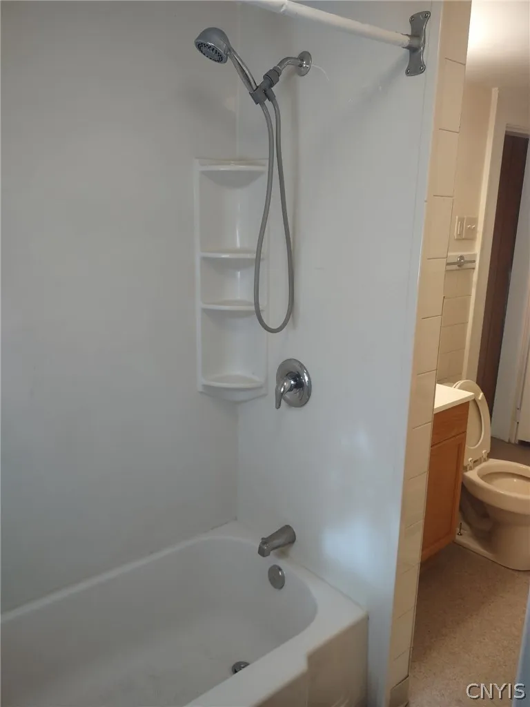 1025 Milton Avenue 2, Syracuse, New York 13204, Syracuse, New York 13204, 3 Bedroom Bedrooms, 8 Room Rooms,1 BathroomBathrooms,Residential Lease,For Rent,1025 Milton Avenue 2, Syracuse, New York 13204,0,S1724509