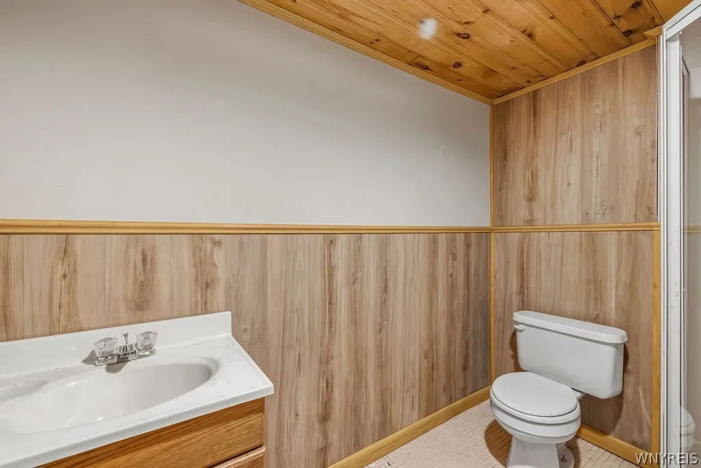 1069 Upper Mountain Road, Lewiston, New York 14092, Lewiston, New York 14092, 3 Bedroom Bedrooms, 8 Room Rooms,3 BathroomBathrooms,Residential,For Sale,1069 Upper Mountain Road, Lewiston, New York 14092,0,B1719465