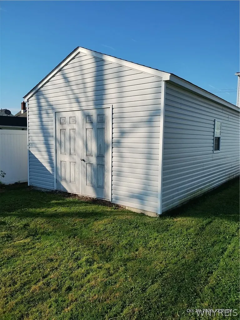 1287 89th Street, Niagara Falls, New York 14304, Niagara Falls, New York 14304, 4 Bedroom Bedrooms, 7 Room Rooms,1 BathroomBathrooms,Residential,For Sale,1287 89th Street, Niagara Falls, New York 14304,0,B1724513
