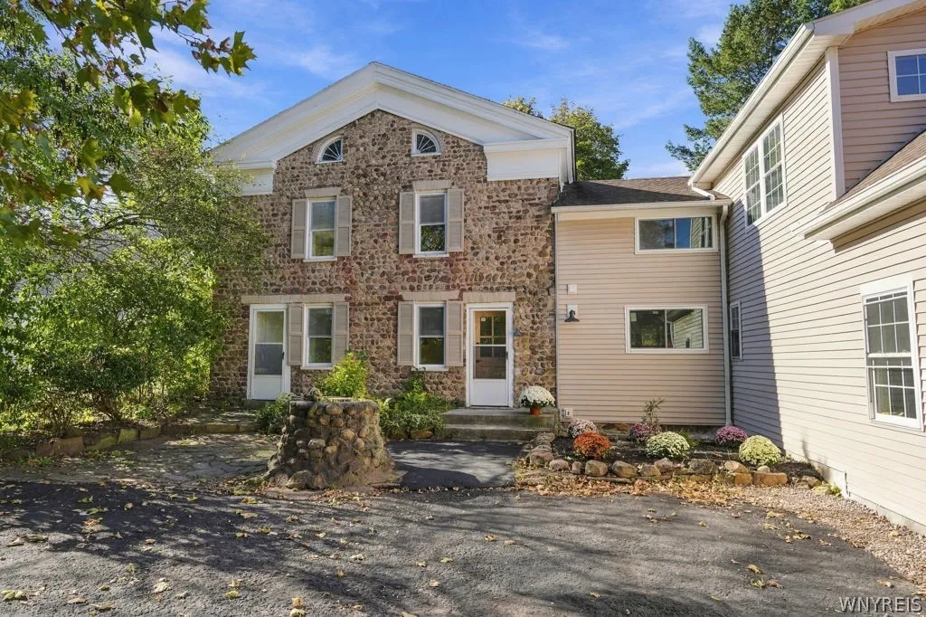 15545 Ridge Road West, Murray, New York 14477, Murray, New York 14477, 5 Bedroom Bedrooms, 9 Room Rooms,2 BathroomBathrooms,Residential,For Sale,15545 Ridge Road West, Murray, New York 14477,0,B1723323