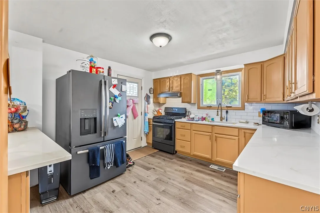 114 Maclaughlin Street, Camillus, New York 13031, Camillus, New York 13031, 3 Bedroom Bedrooms, 7 Room Rooms,2 BathroomBathrooms,Residential,For Sale,114 Maclaughlin Street, Camillus, New York 13031,0,S1724825