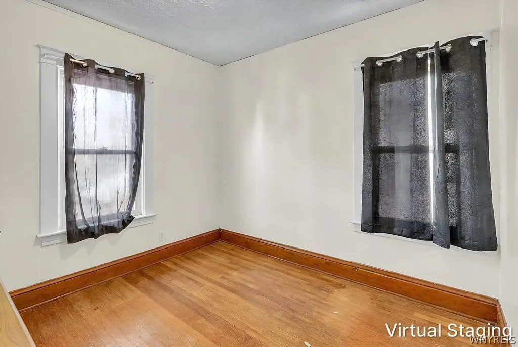 2412 Ontario Avenue, Niagara Falls, New York 14305, Niagara Falls, New York 14305, 3 Bedroom Bedrooms, 6 Room Rooms,1 BathroomBathrooms,Residential,For Sale,2412 Ontario Avenue, Niagara Falls, New York 14305,0,B1724543