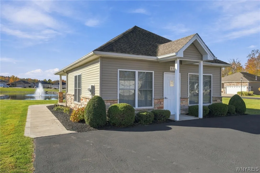 4740 Parker Road 26, Hamburg, New York 14075, Hamburg, New York 14075, 2 Bedroom Bedrooms, 6 Room Rooms,2 BathroomBathrooms,Residential,For Sale,4740 Parker Road 26, Hamburg, New York 14075,0,B1724387