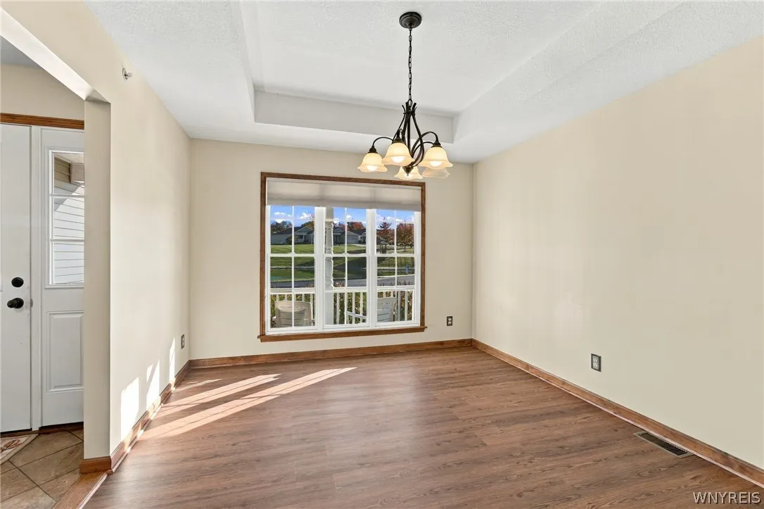 Tray ceiling