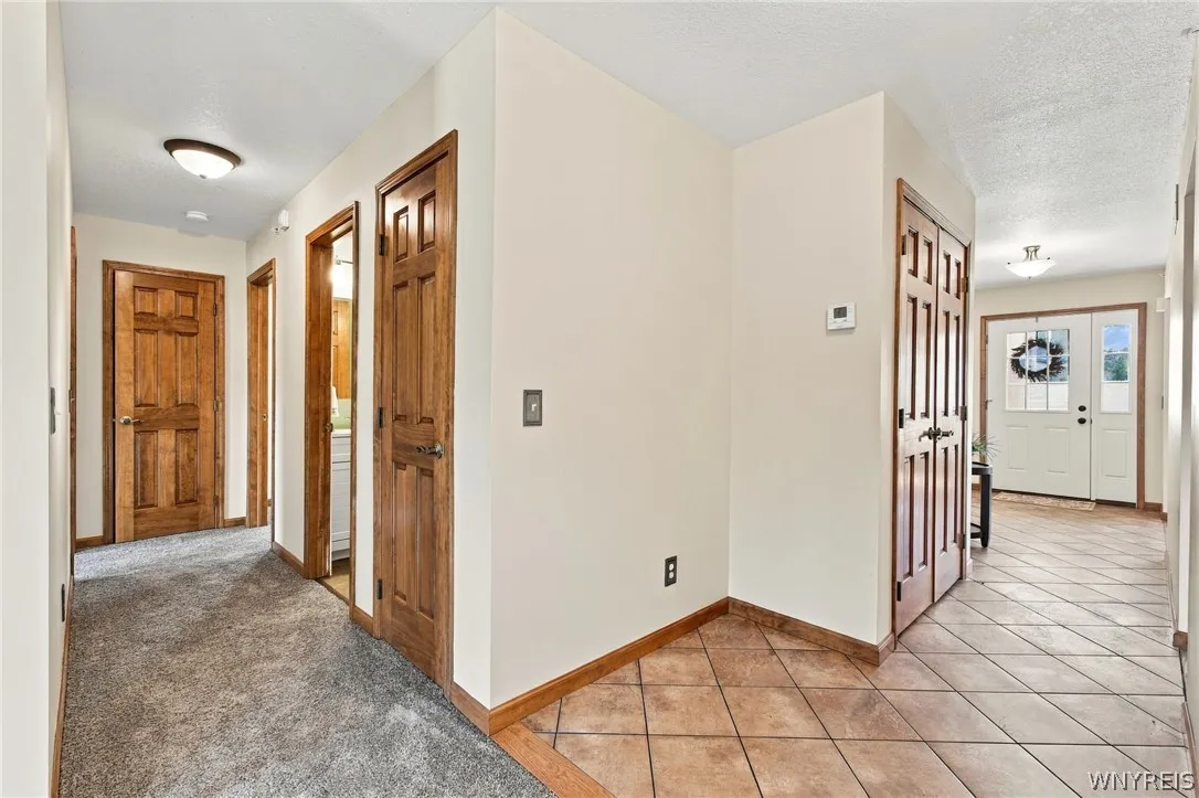 Nook in Foyer, hallway to bedrooms
