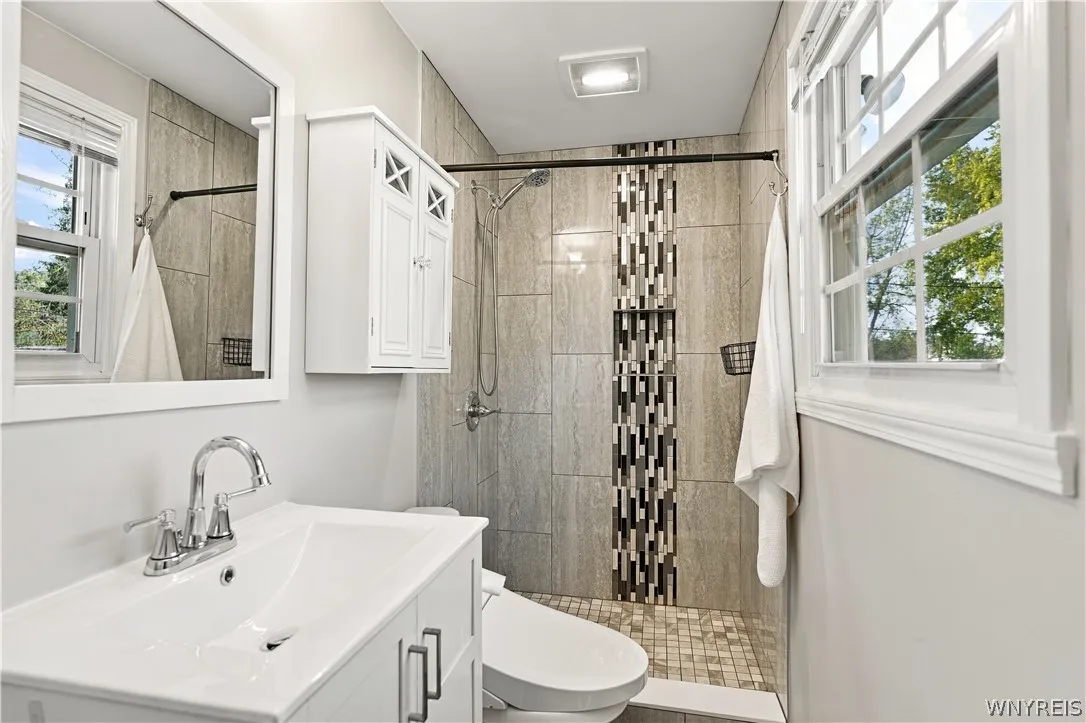 Primary ensuite bathroom