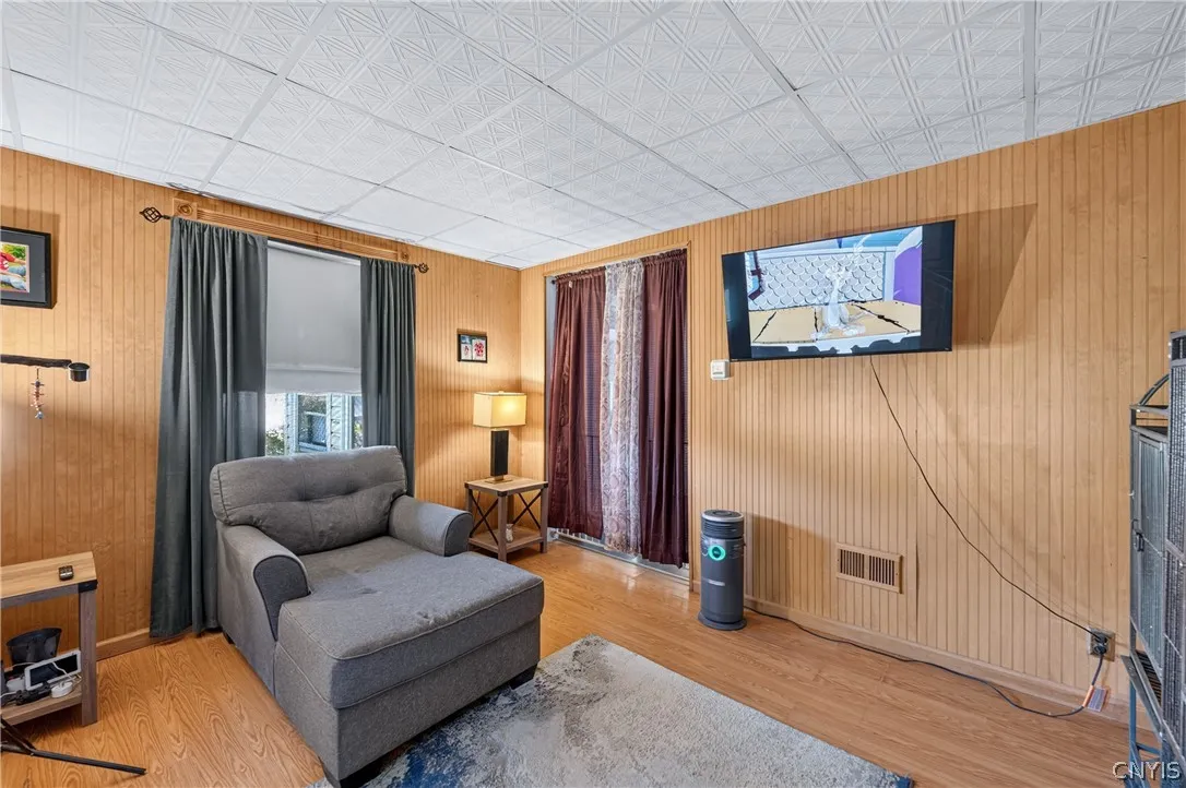 Bonus room