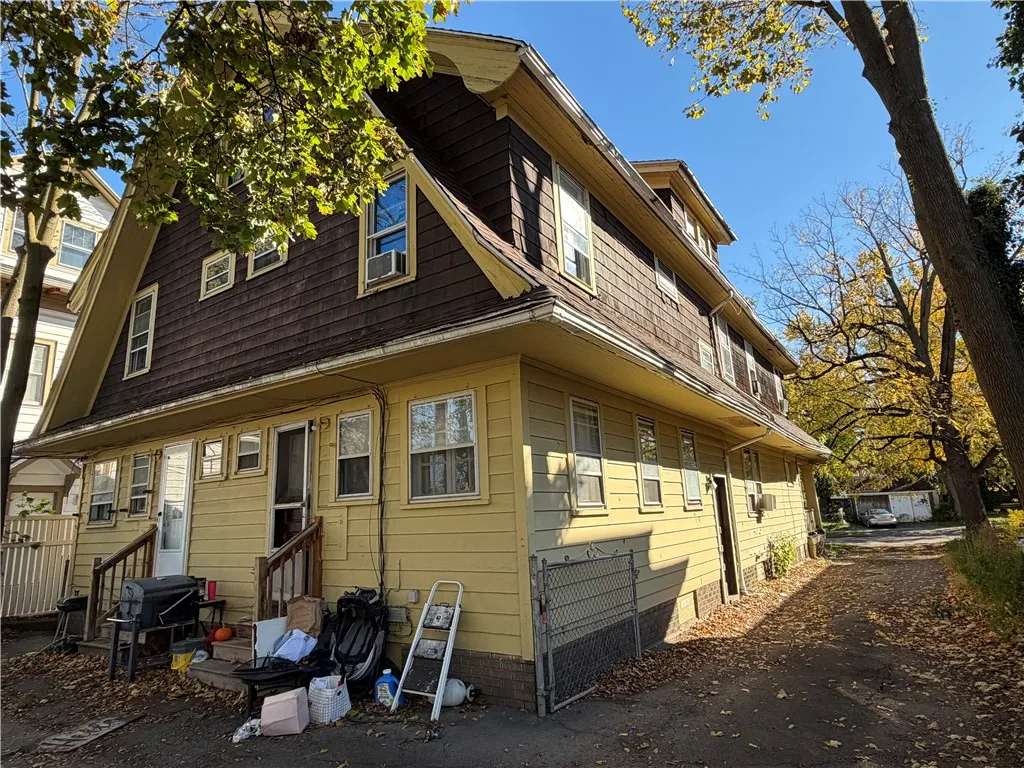 150-152 Chili Avenue 152, Rochester, New York 1461, Rochester, New York 14611, 6 Bedroom Bedrooms, ,2 BathroomBathrooms,Residential,For Sale,150-152 Chili Avenue 152, Rochester, New York 1461,0,R1724325