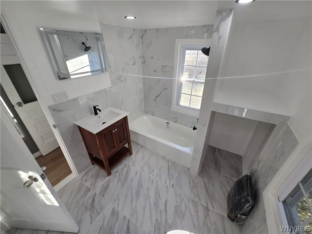 2623 Hakanaw Avenue, Hamburg, New York 14075, Hamburg, New York 14075, 3 Bedroom Bedrooms, 5 Room Rooms,2 BathroomBathrooms,Residential,For Sale,2623 Hakanaw Avenue, Hamburg, New York 14075,0,B1724560