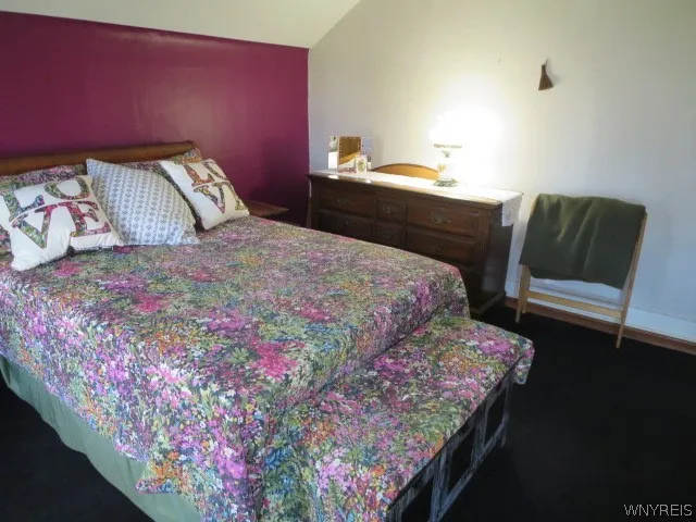 Spacious 4th bedroom with a good size closet!