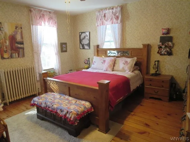 first floor bedroom with great hardwood floor!