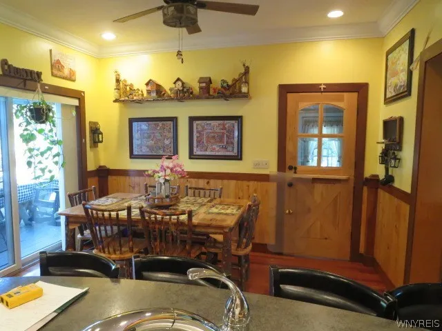 



















great eating area with a custom dutch door to go out ...Exclude custom wall shelf.